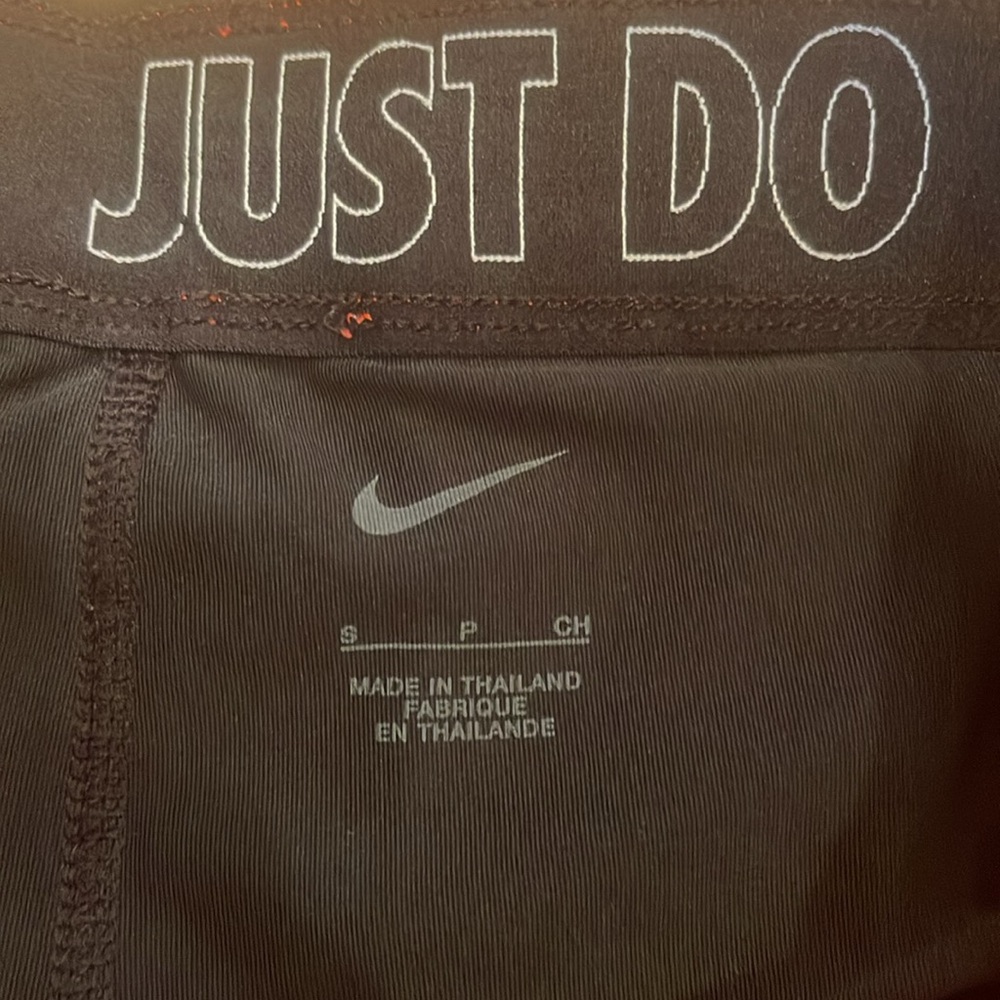 Women’s Nike line shorts small new without tags - Picture 4 of 5